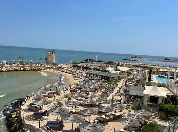 公寓 Sea Garden 圣君士坦丁和海伦那